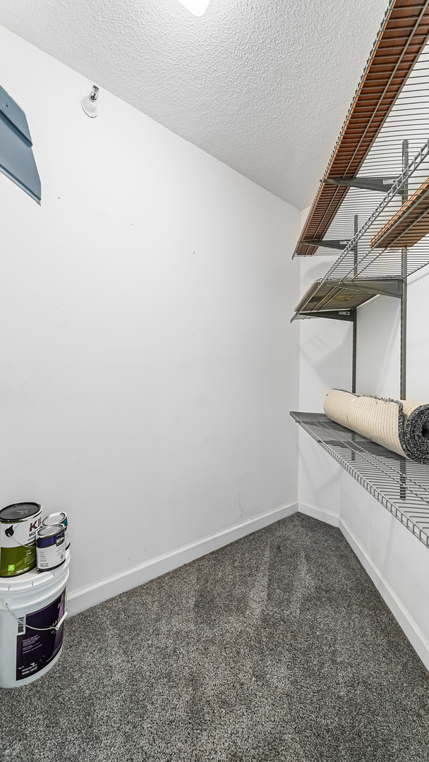 3660 N LAKE SHORE Drive Unit: 2203