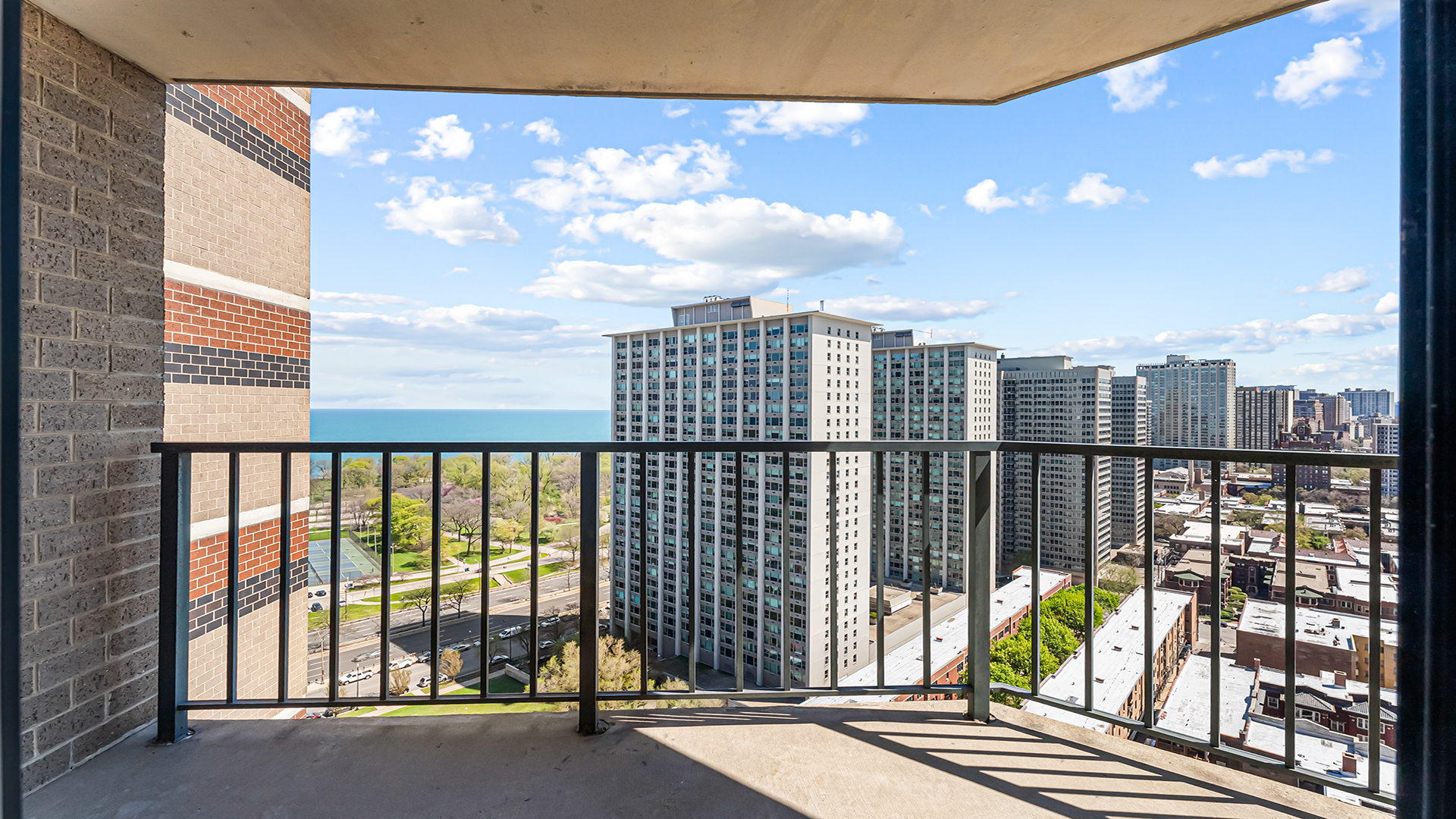 3660 N LAKE SHORE Drive Unit: 2203
