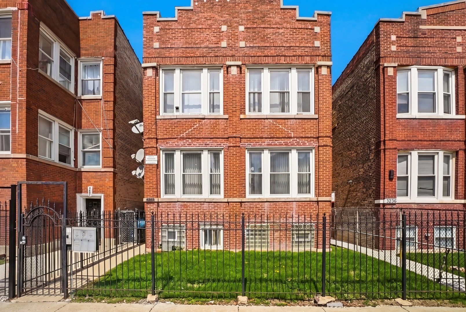 3240 W Cortez Street