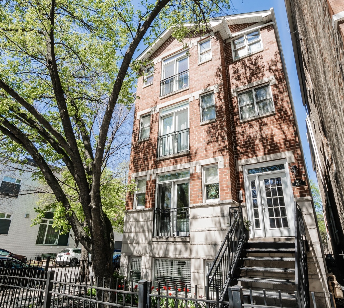 1436 W Huron Street Unit: 3