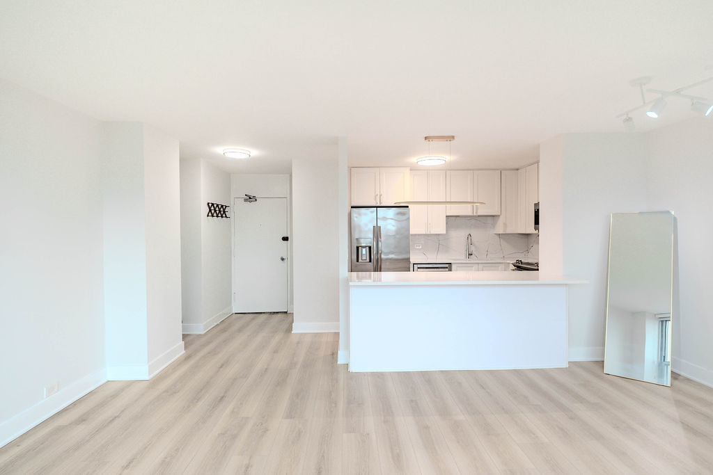 1255 N Sandburg Terrace Unit: 2606E