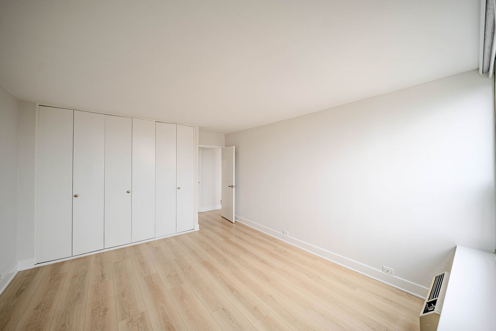 1255 N Sandburg Terrace Unit: 2606E