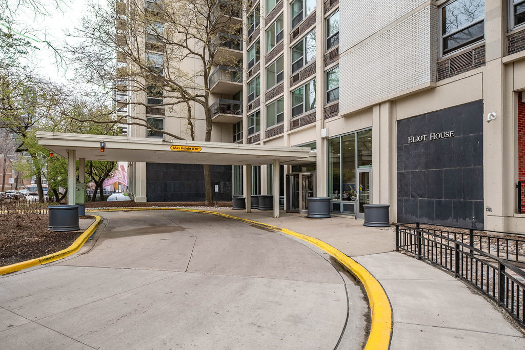 1255 N Sandburg Terrace Unit: 2606E