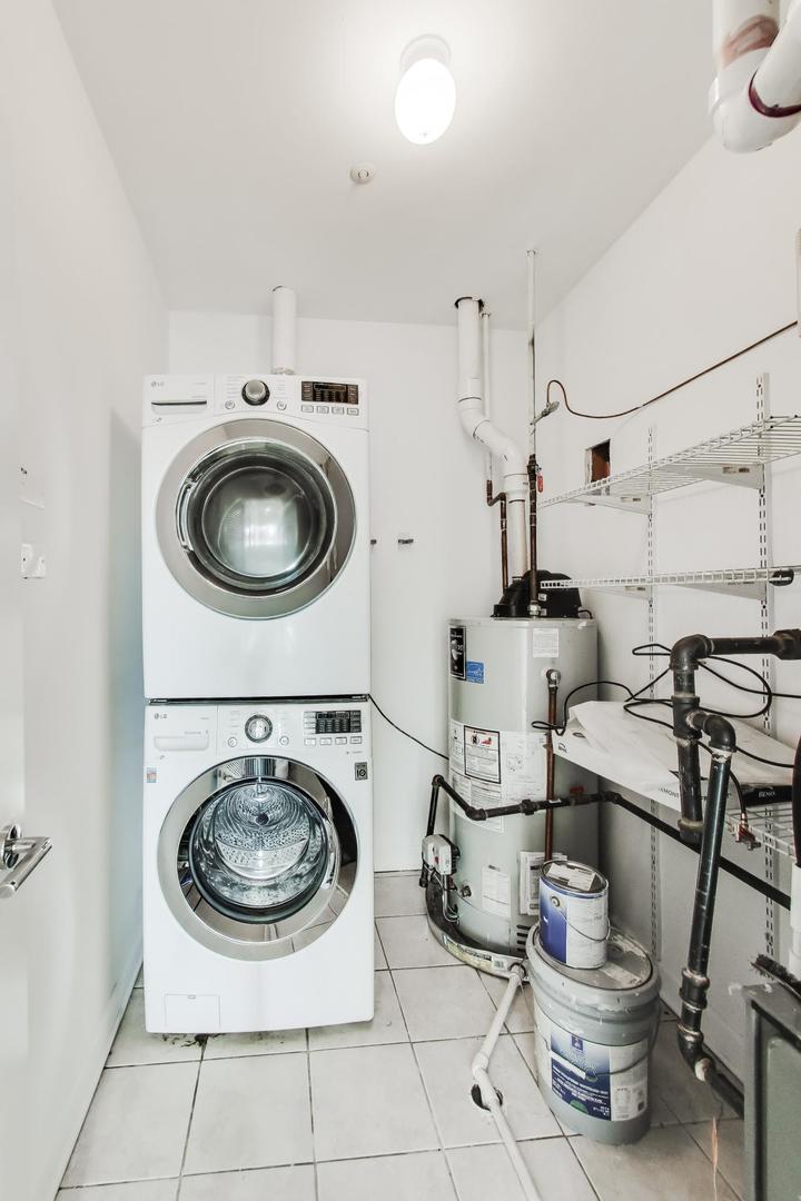5321 N Lincoln Avenue Unit: 3E