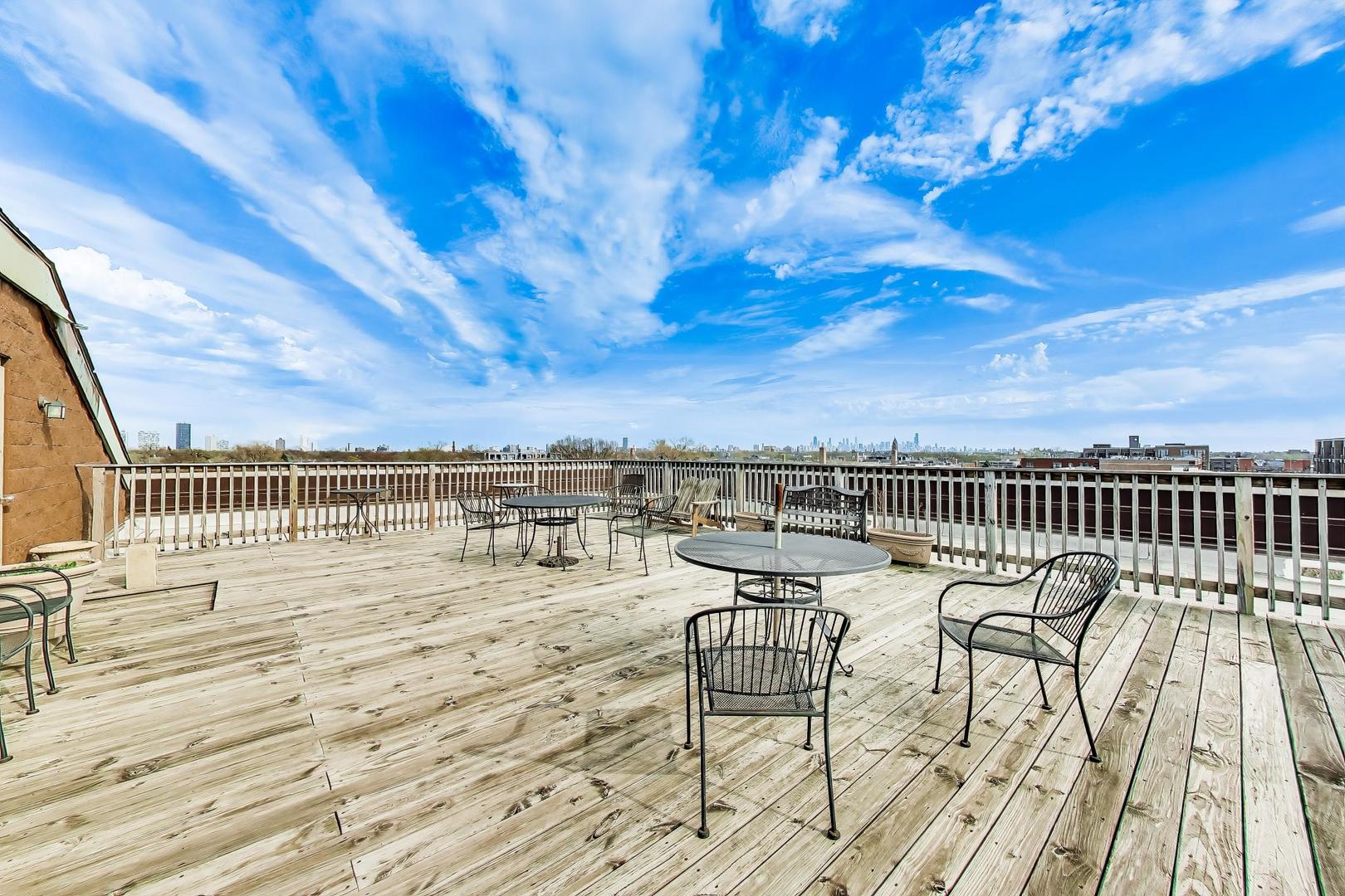 5321 N Lincoln Avenue Unit: 3E