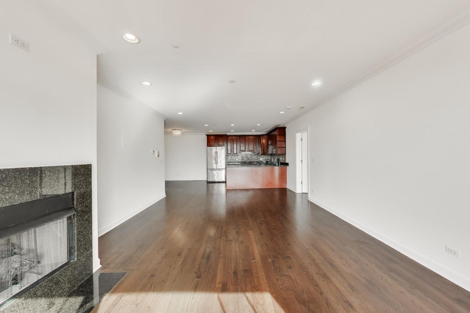 5321 N Lincoln Avenue Unit: 3E