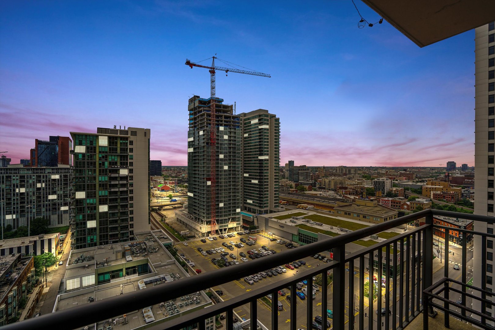 330 N Jefferson Street Unit: 1805