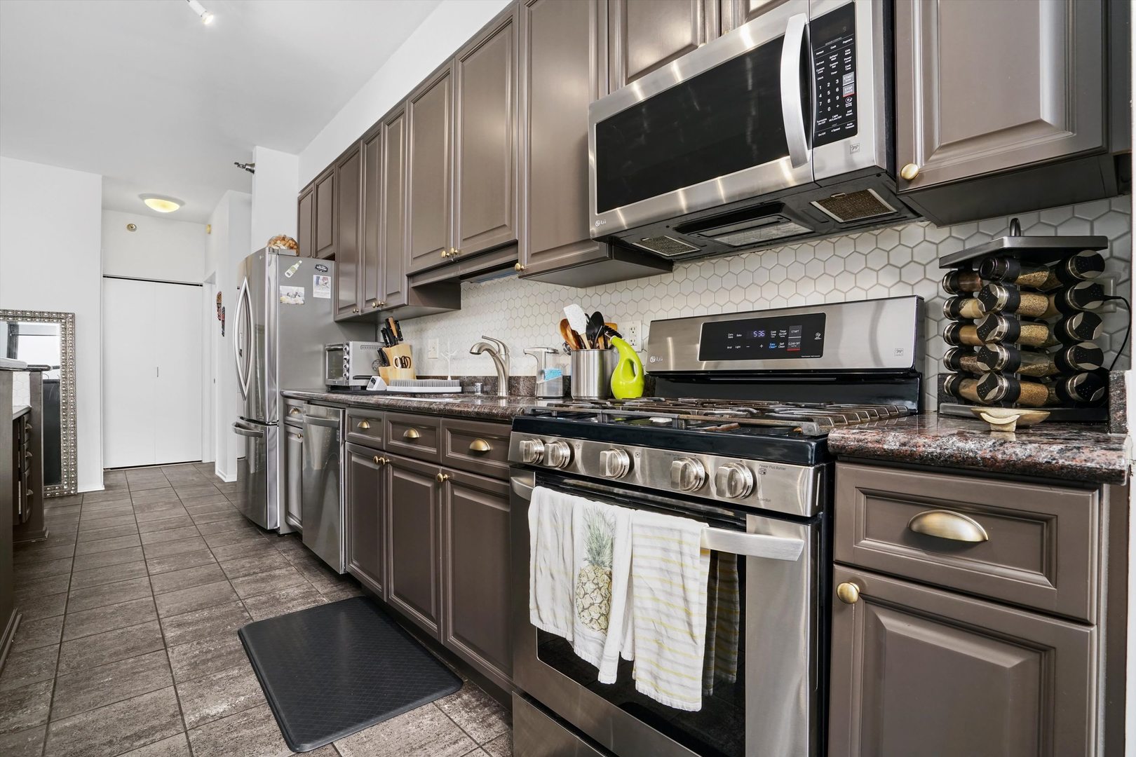 330 N Jefferson Street Unit: 1805