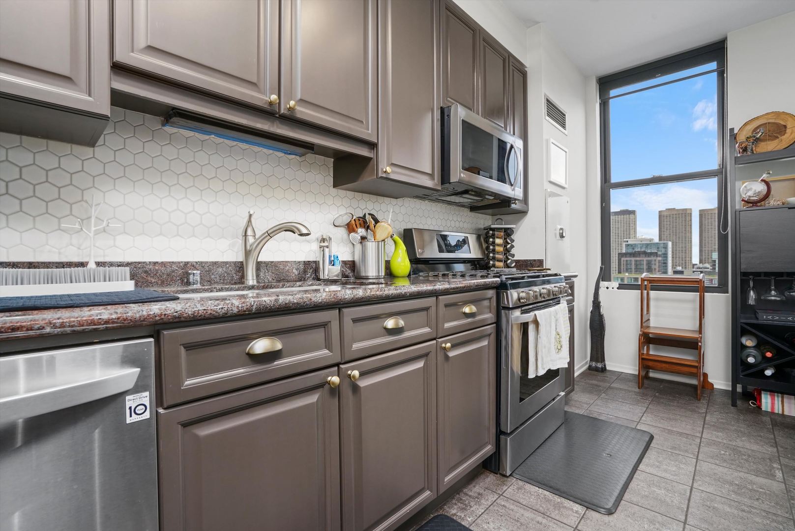 330 N Jefferson Street Unit: 1805