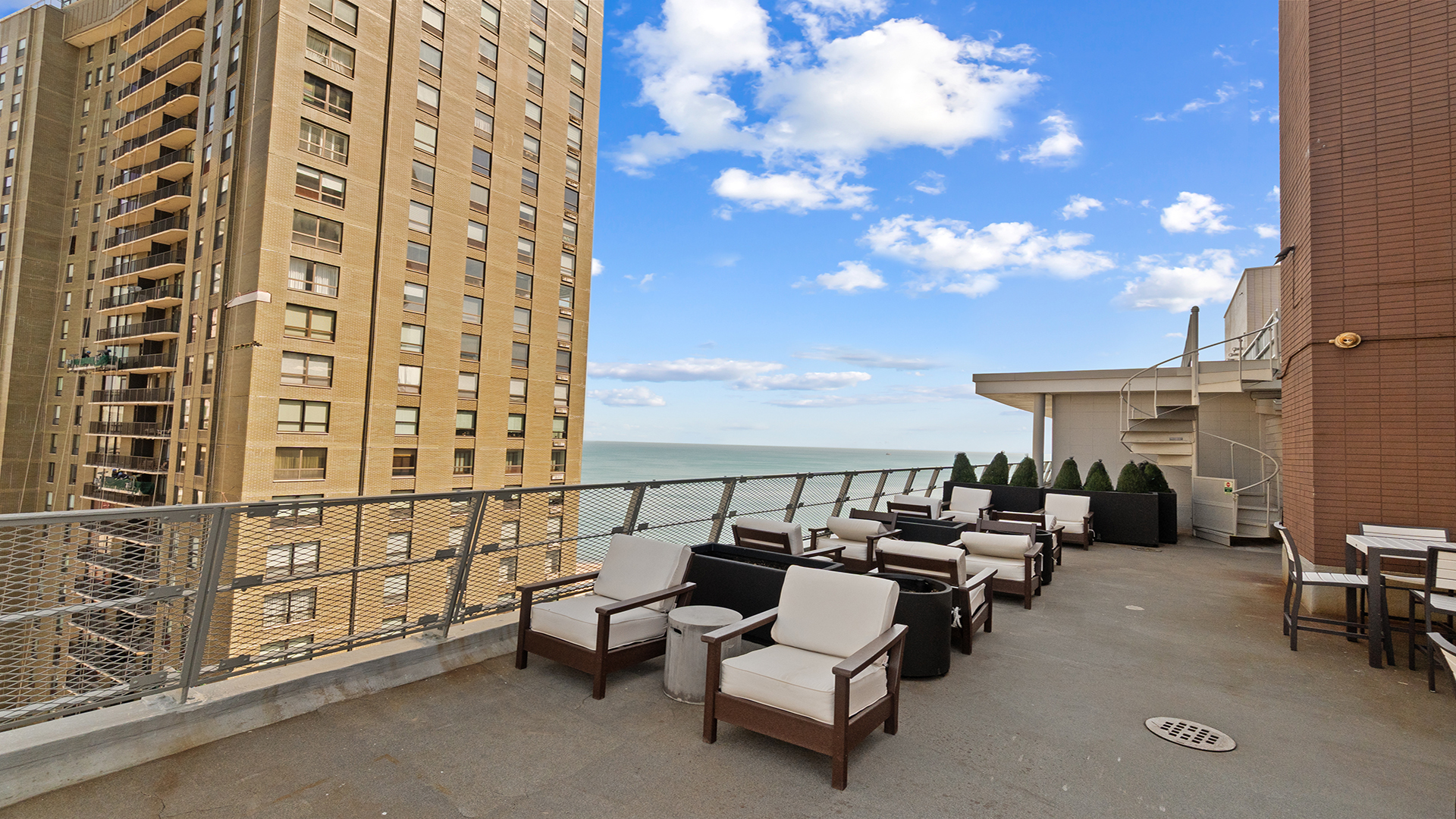 1000 N Lake Shore Drive Unit: 404