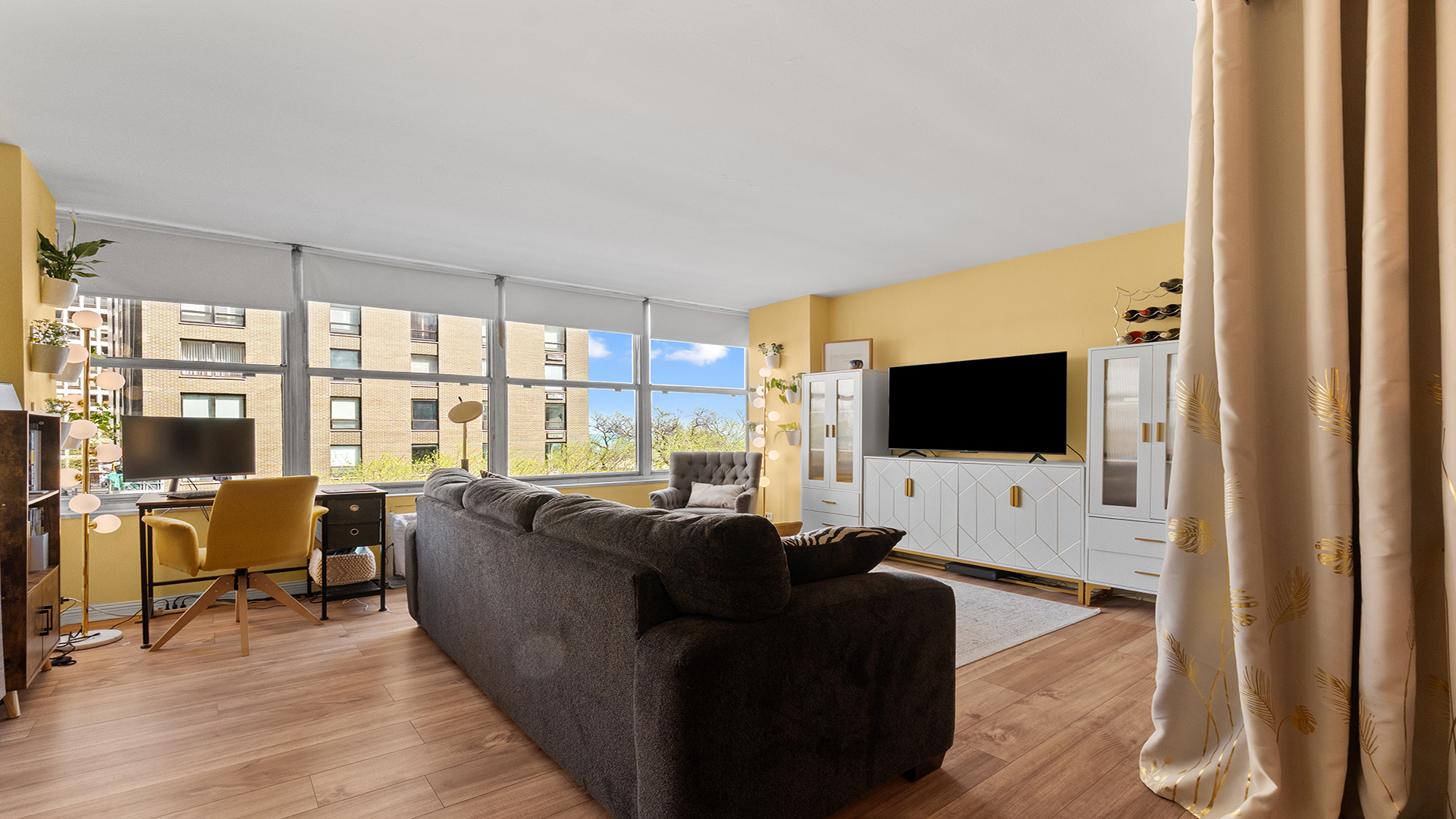 1000 N Lake Shore Drive Unit: 404