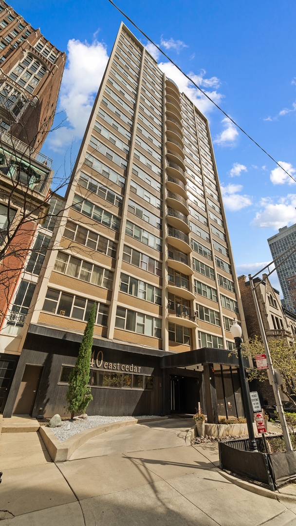 40 E Cedar Street Unit: 18A