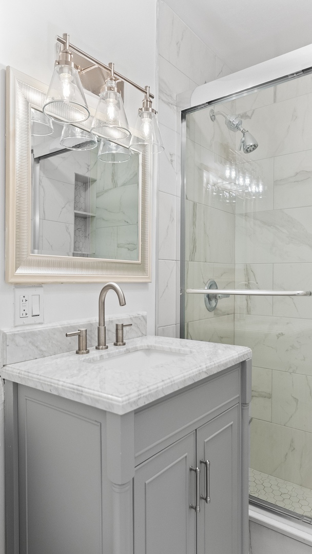 40 E Cedar Street Unit: 18A