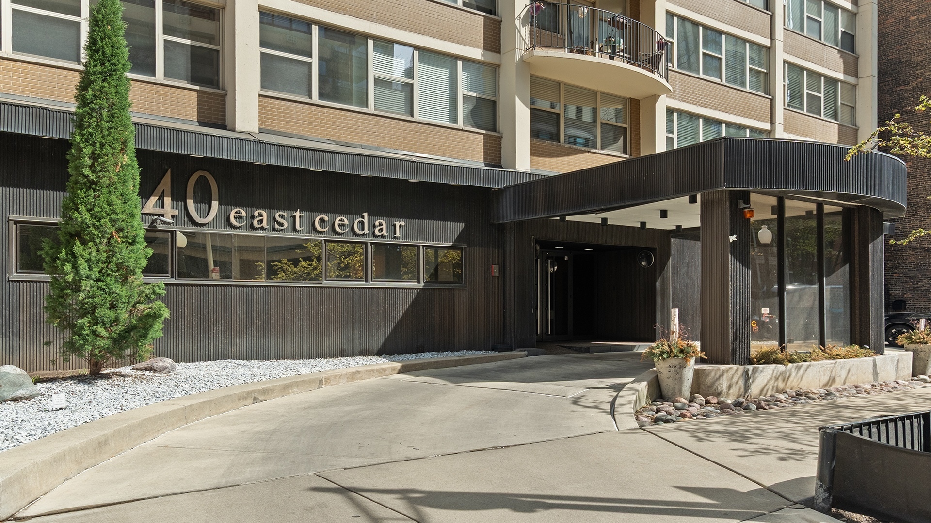 40 E Cedar Street Unit: 18A