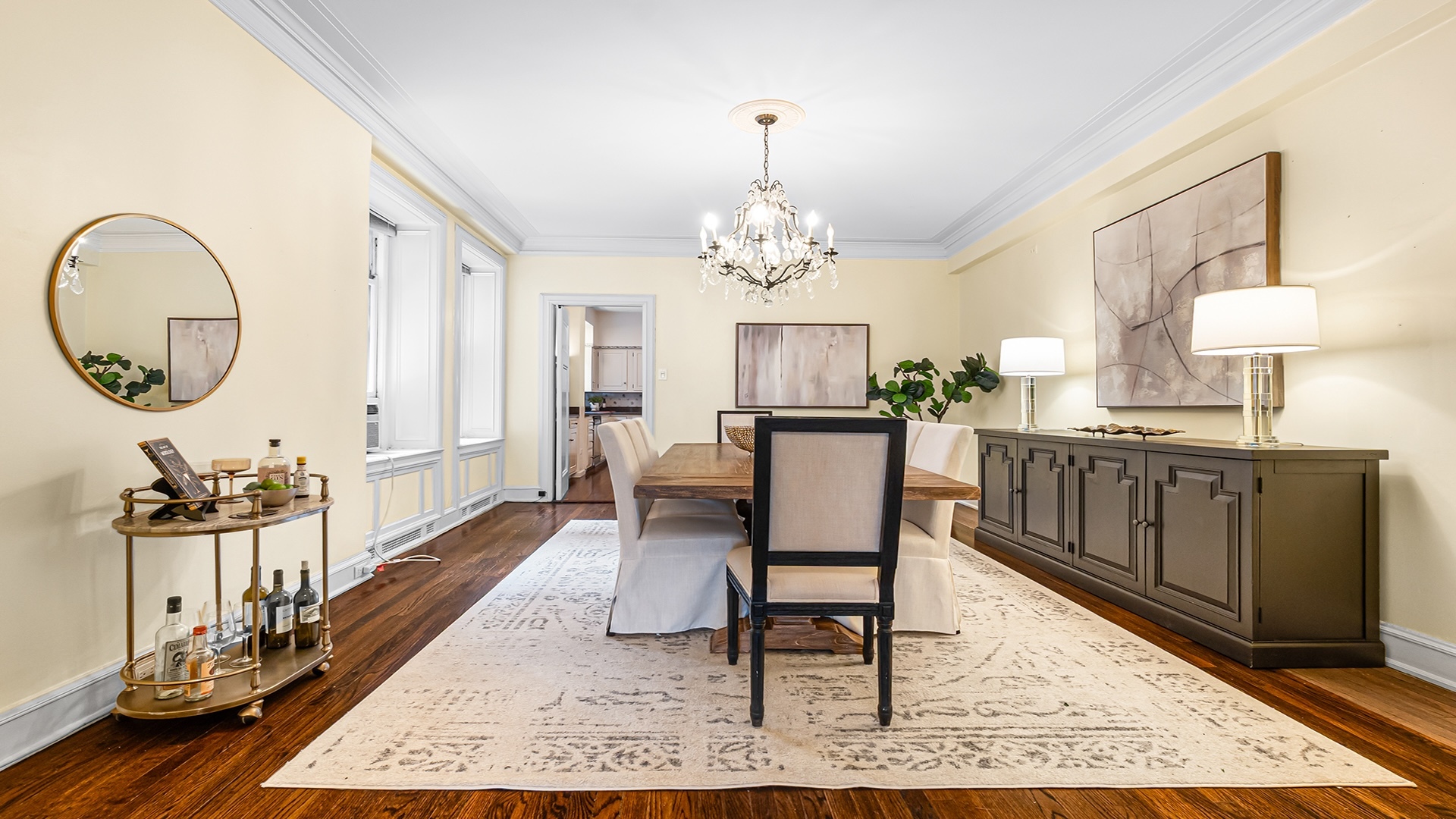 227 E Delaware Place Unit: 8C