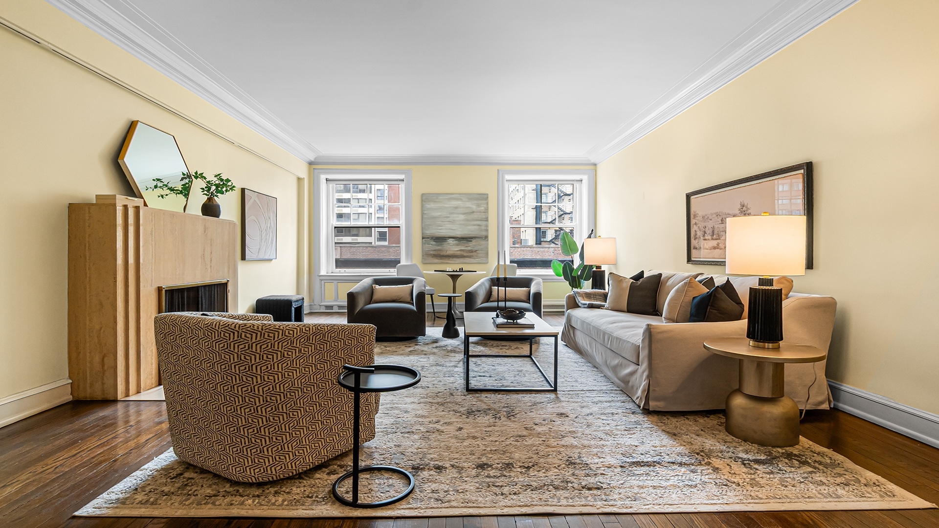 227 E Delaware Place Unit: 8C