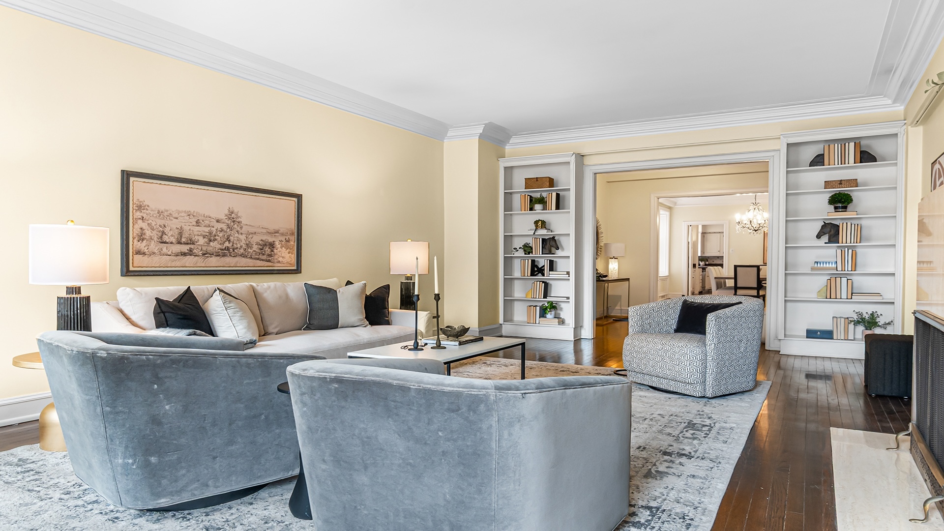 227 E Delaware Place Unit: 8C