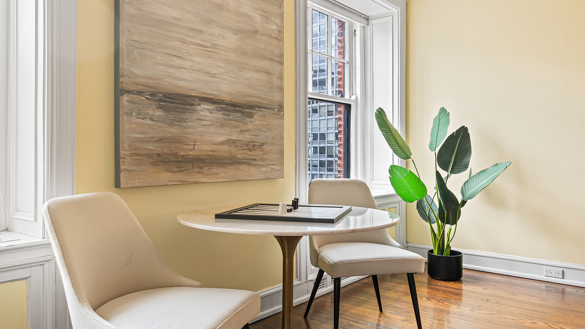 227 E Delaware Place Unit: 8C