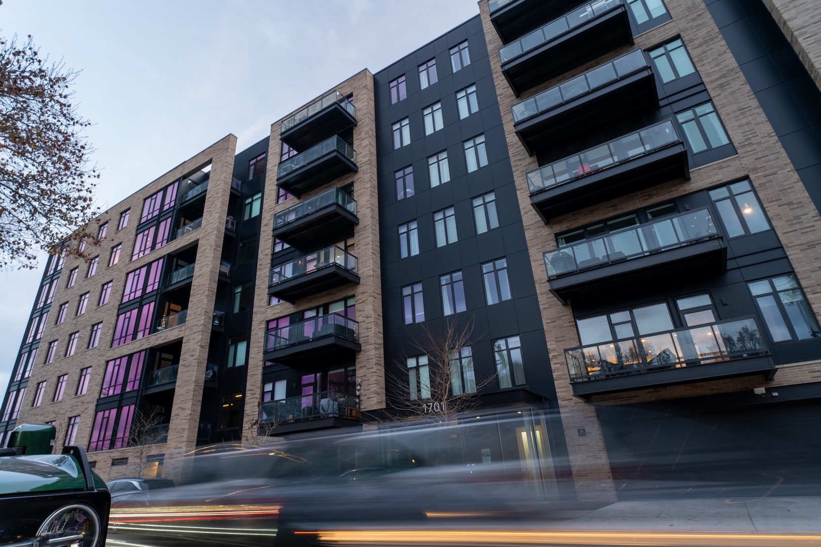 1701 W Webster Avenue Unit: 605