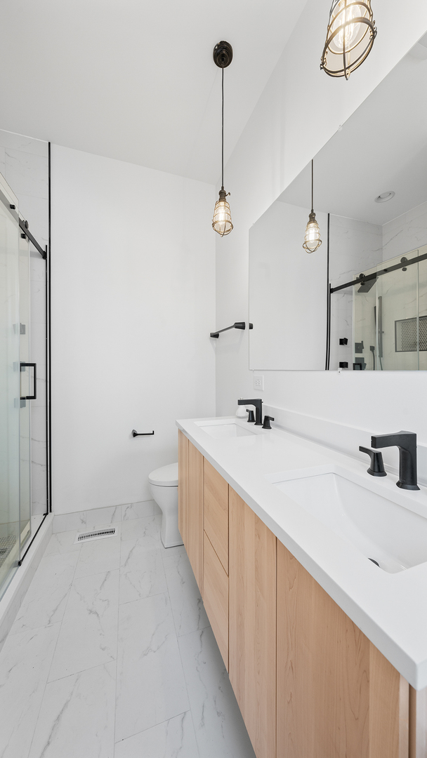 1834 W Rice Street Unit: B