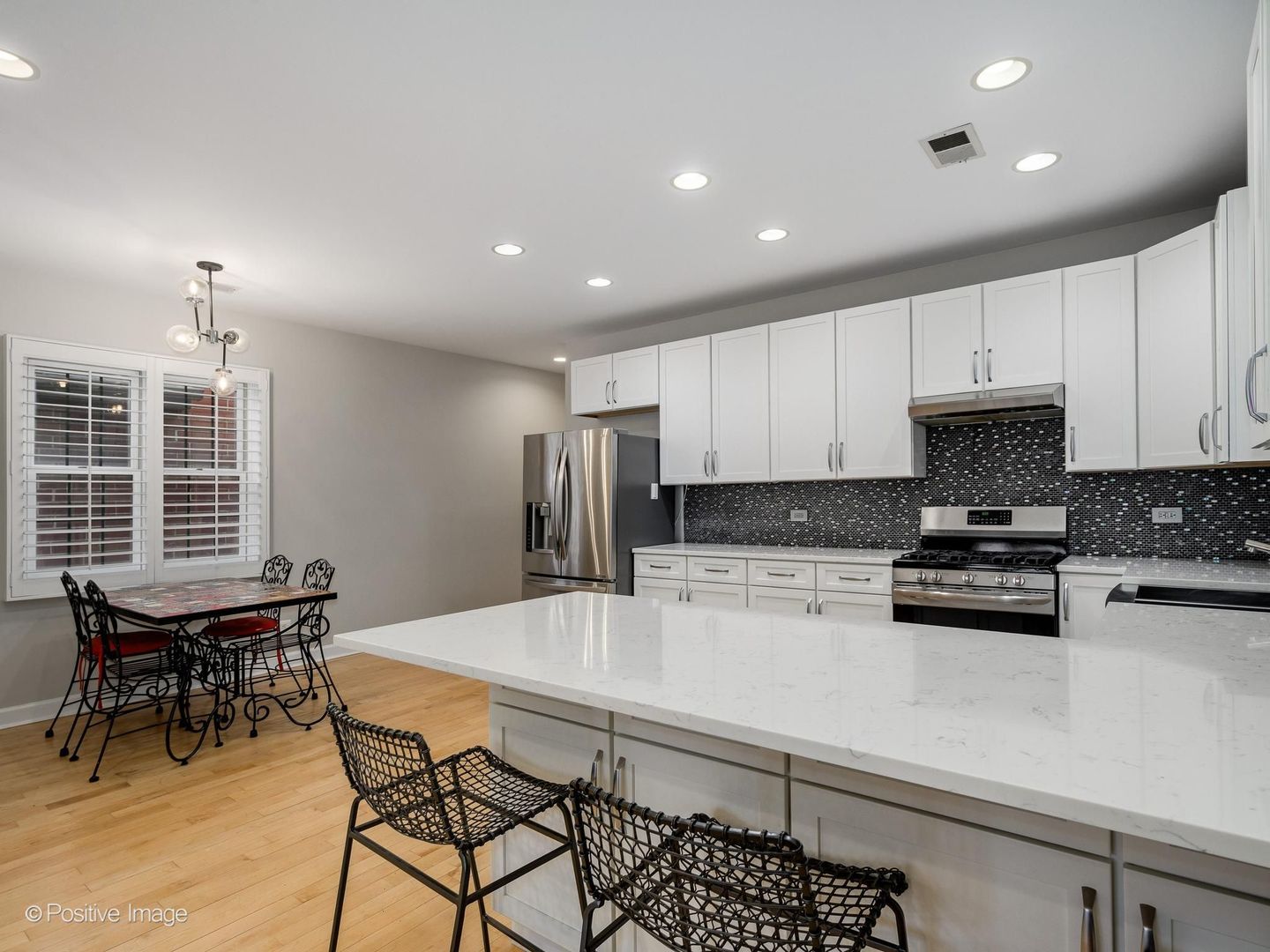 2451 N Janssen Avenue Unit: 3