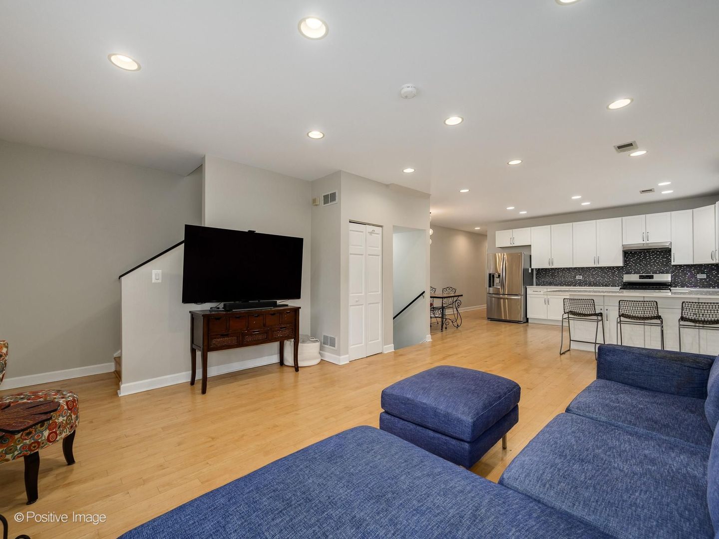 2451 N Janssen Avenue Unit: 3