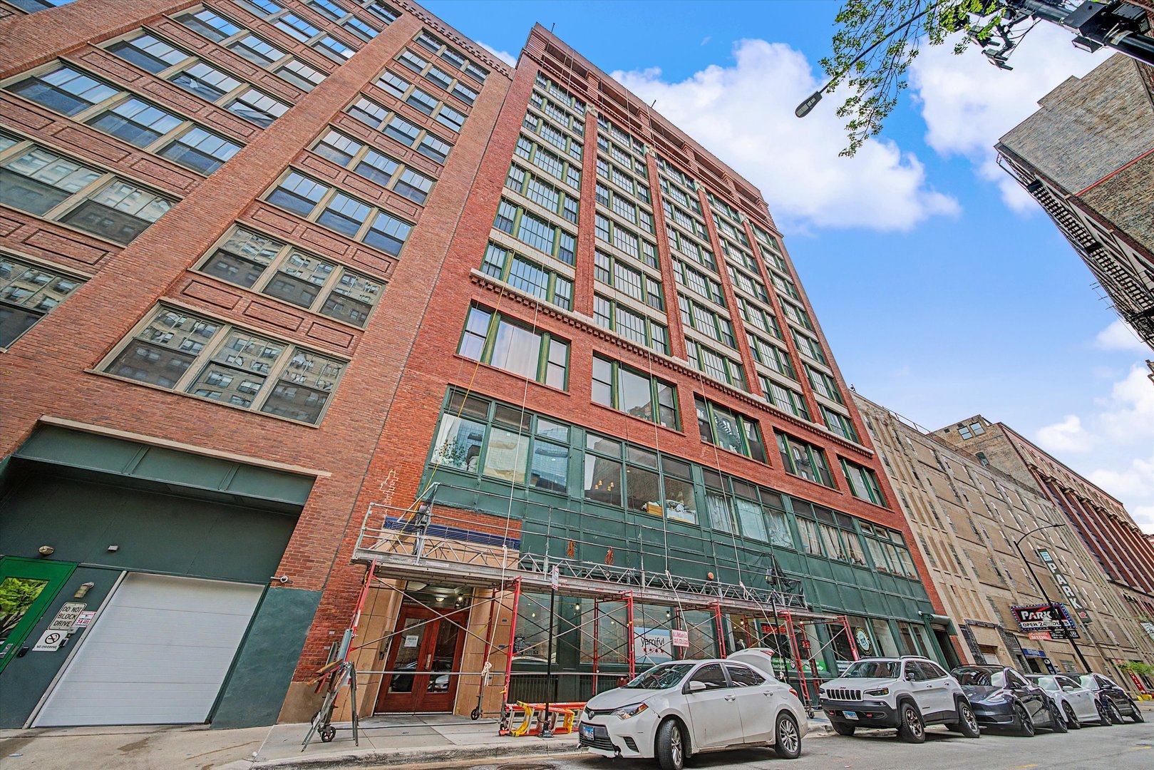 633 S Plymouth Court Unit: 1105