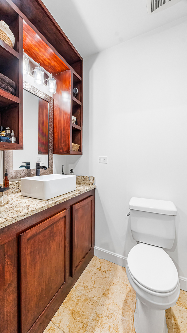 420 W Ontario Street Unit: 301