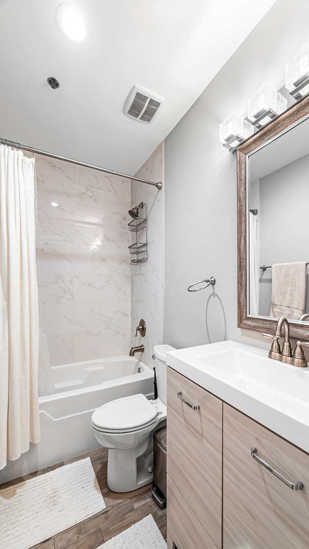 420 W Ontario Street Unit: 301