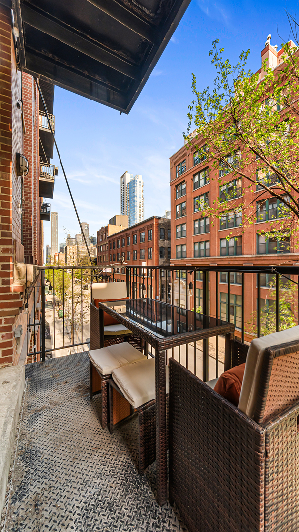 420 W Ontario Street Unit: 301