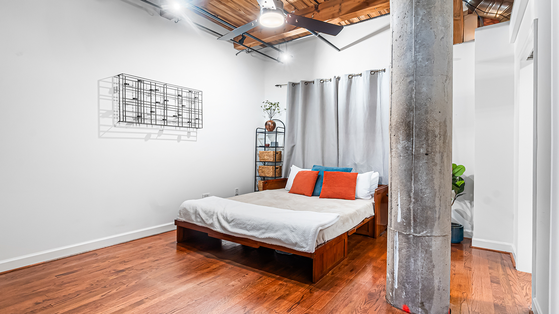 420 W Ontario Street Unit: 301