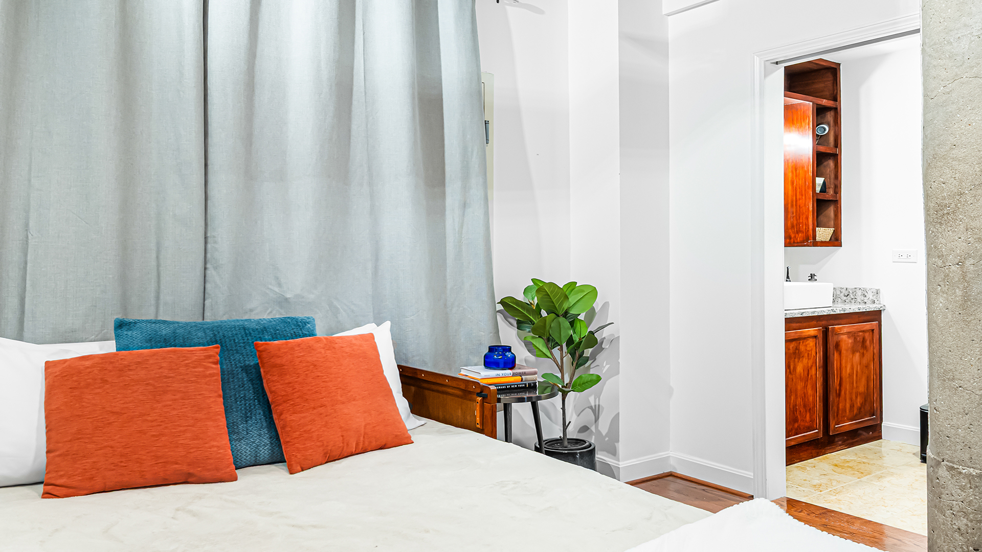 420 W Ontario Street Unit: 301