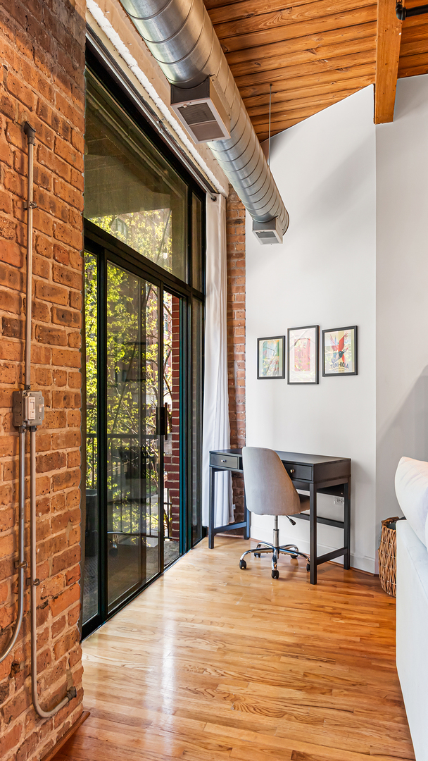 420 W Ontario Street Unit: 301