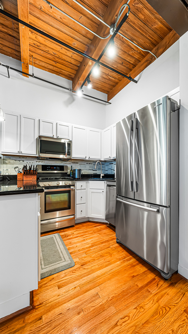 420 W Ontario Street Unit: 301