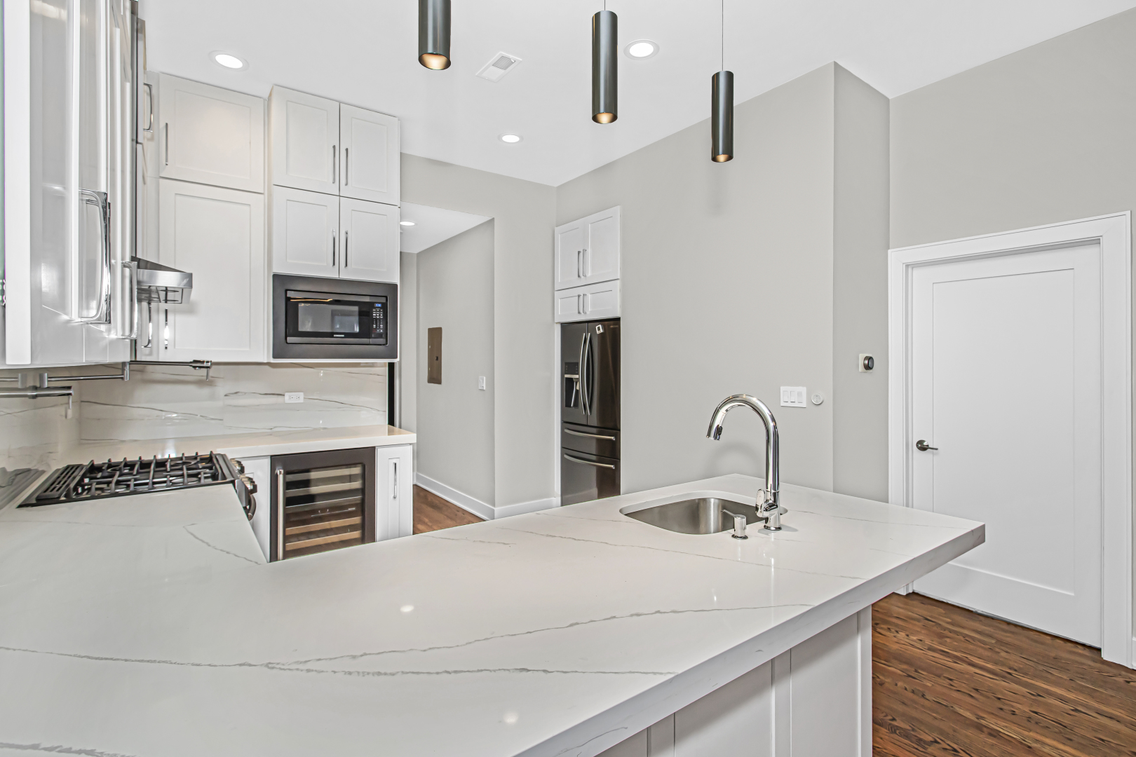 948 W Madison Street Unit: 2NW