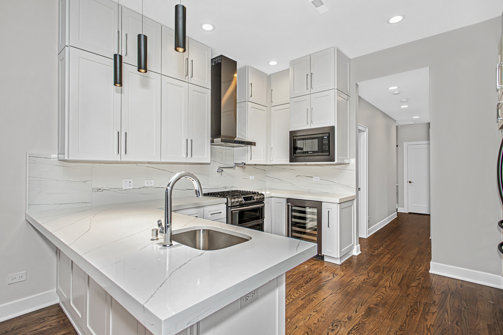 948 W Madison Street Unit: 2NW