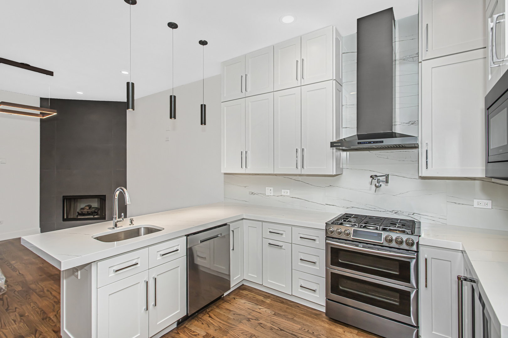 948 W Madison Street Unit: 2NW