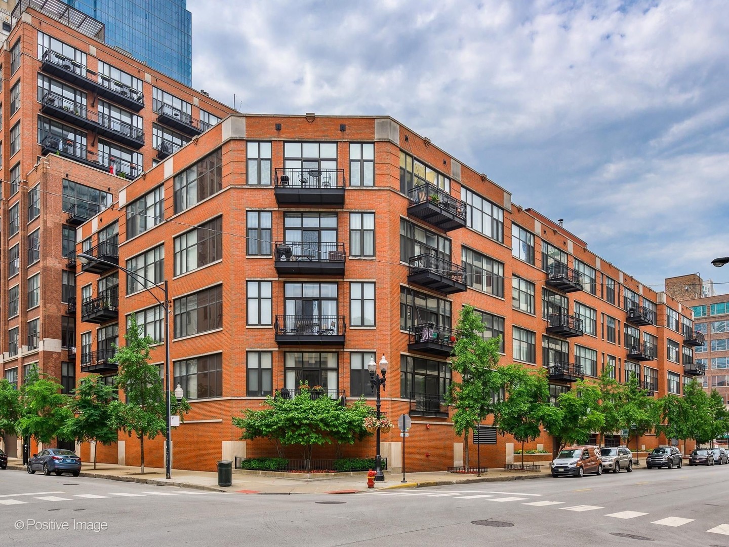 333 W Hubbard Street Unit: 613-614