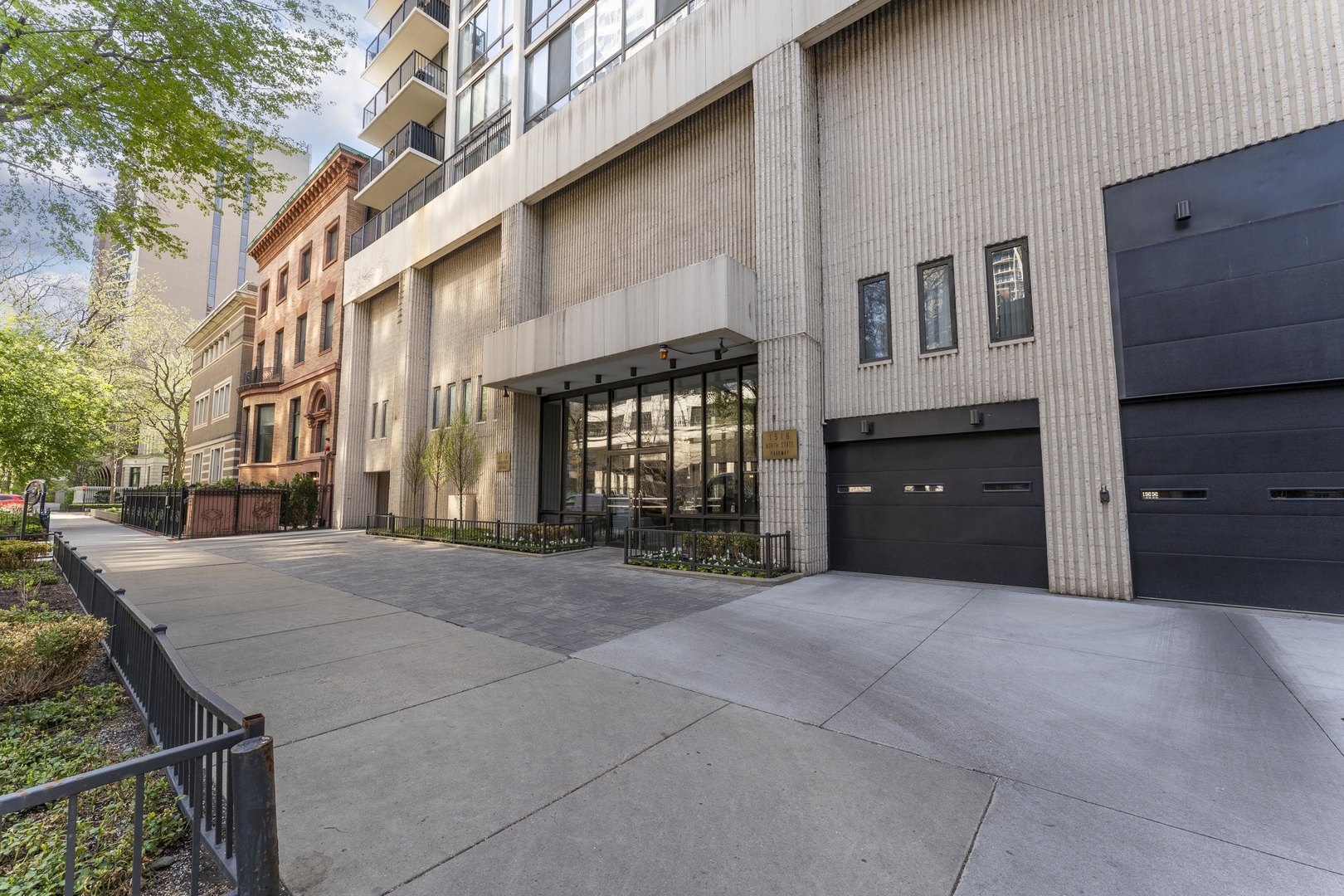 1516 N State Parkway Unit: 16D