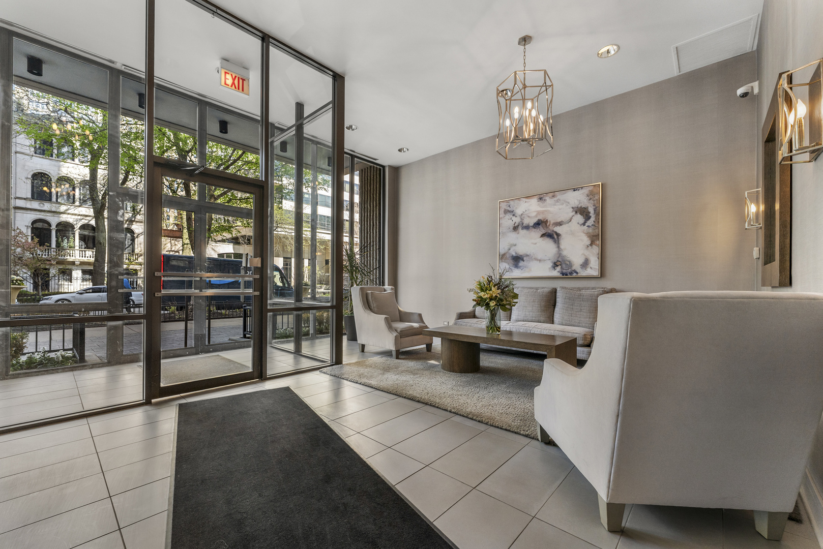 1516 N State Parkway Unit: 16D