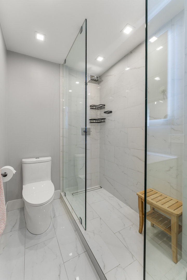 1516 N State Parkway Unit: 16D