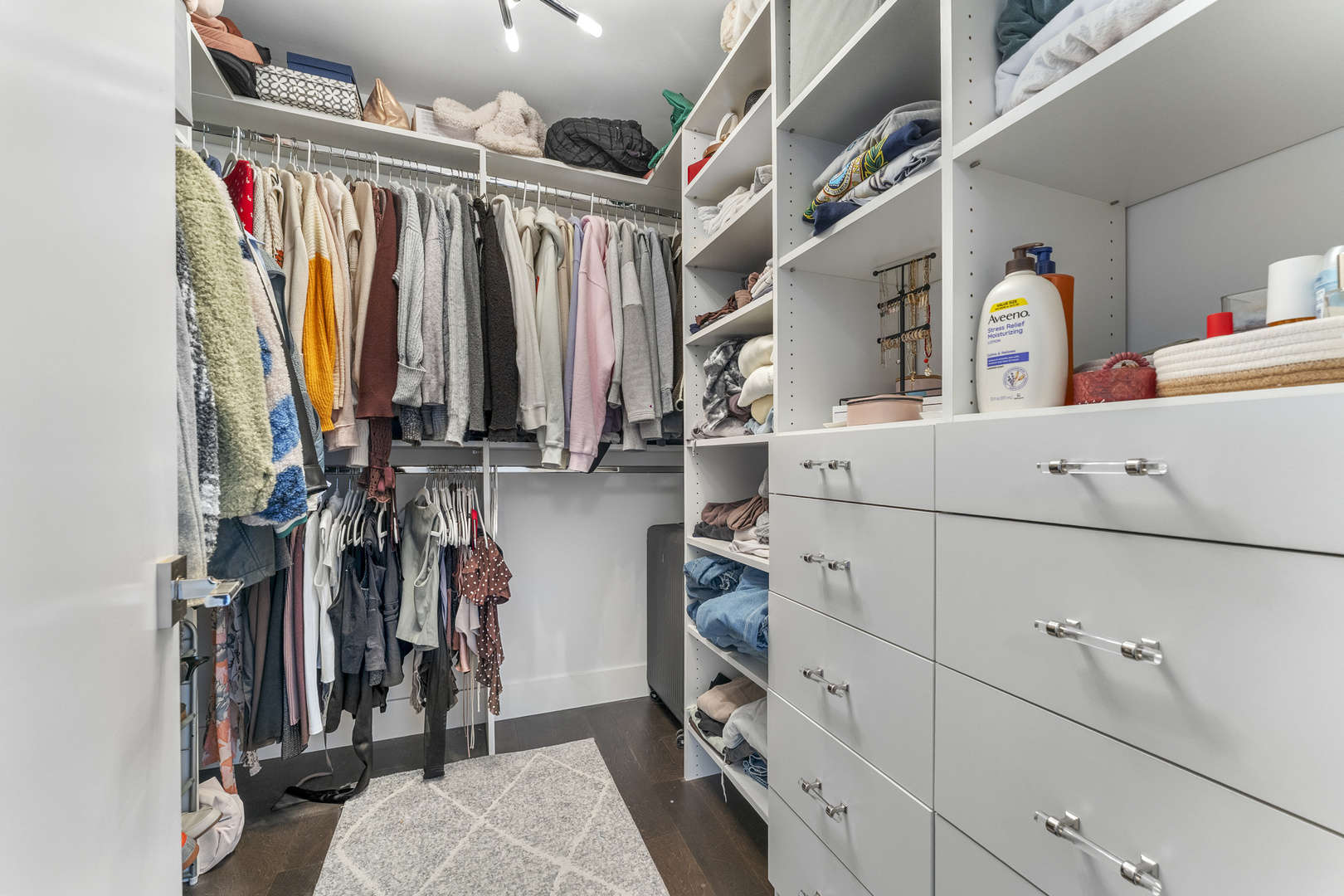 1516 N State Parkway Unit: 16D