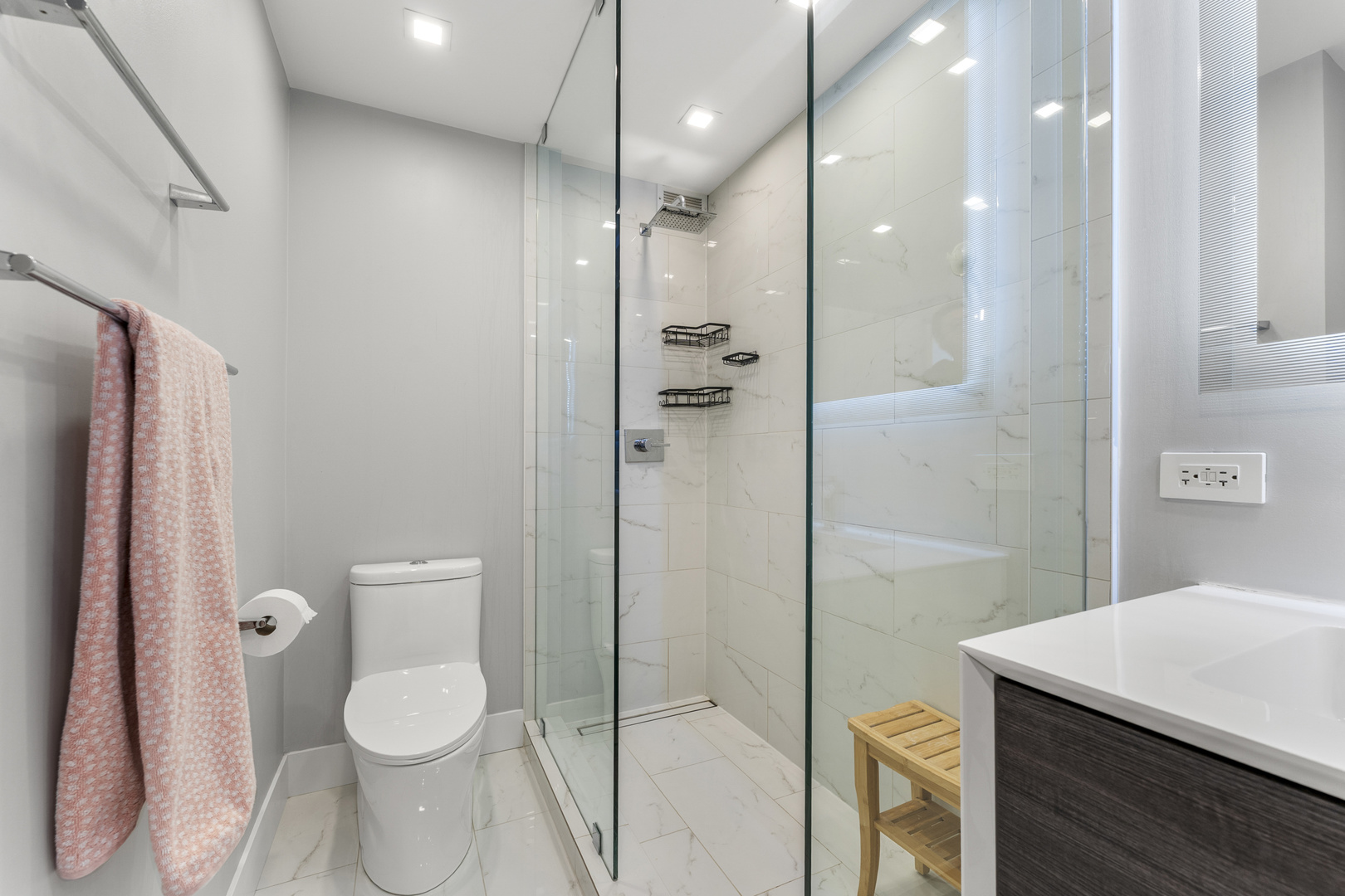 1516 N State Parkway Unit: 16D
