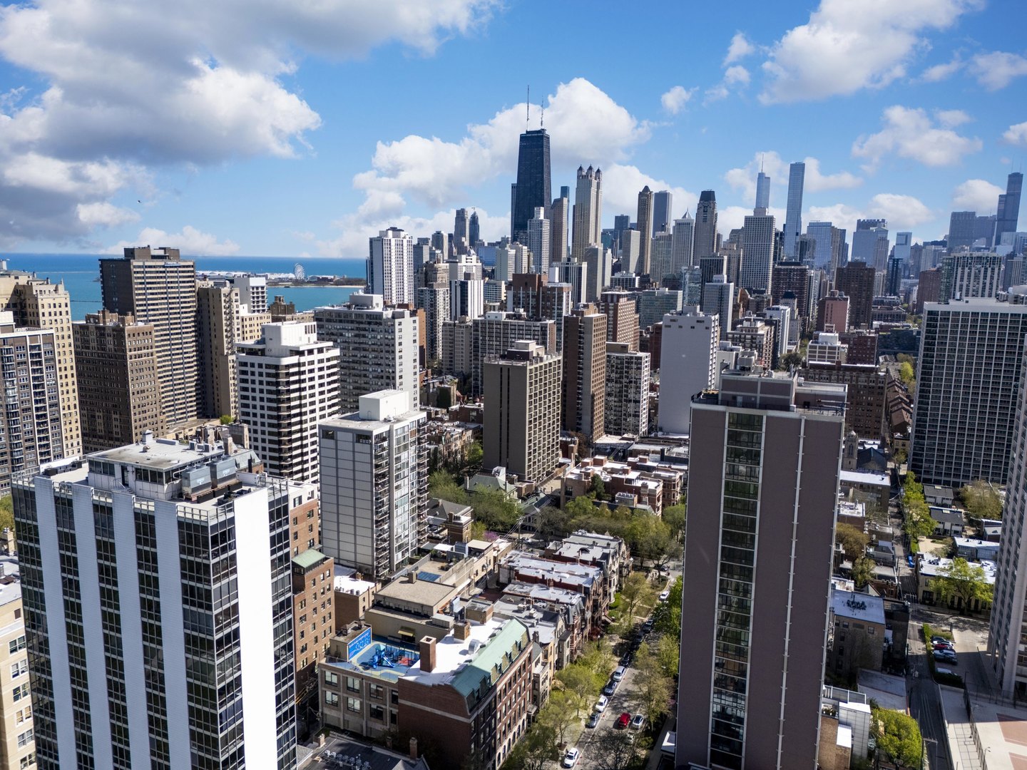 1516 N State Parkway Unit: 16D