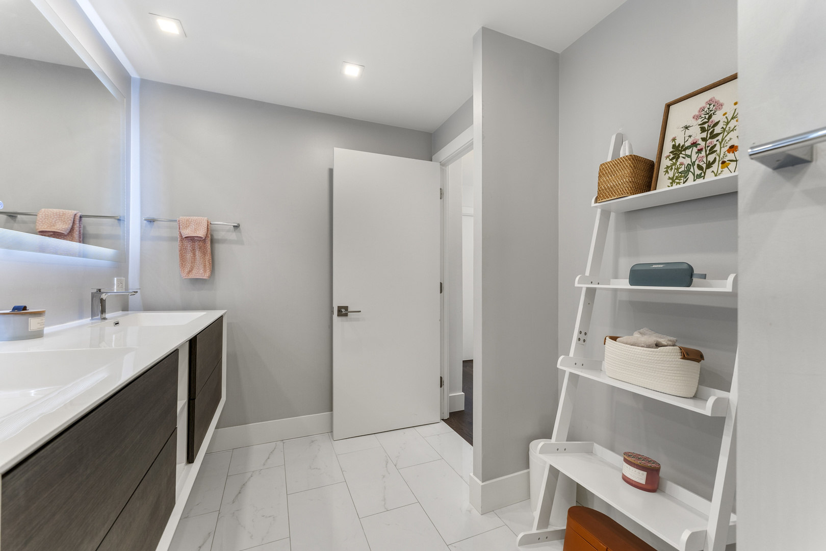 1516 N State Parkway Unit: 16D