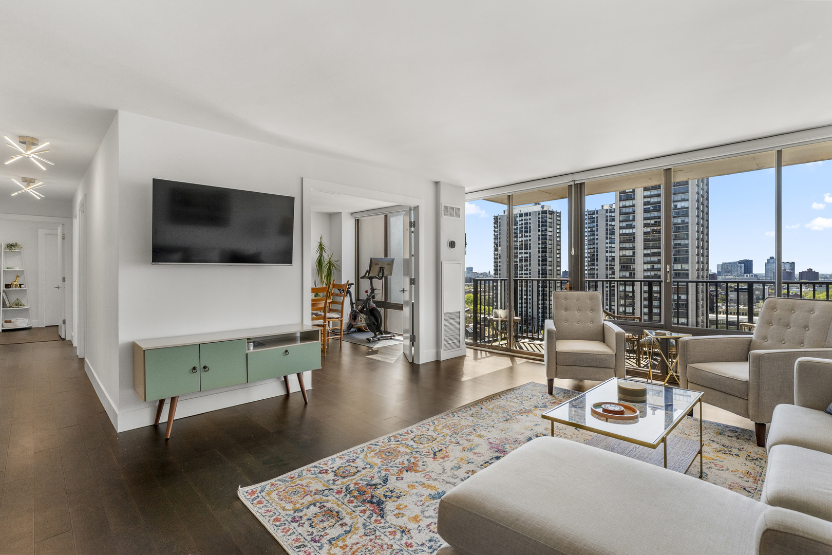 1516 N State Parkway Unit: 16D