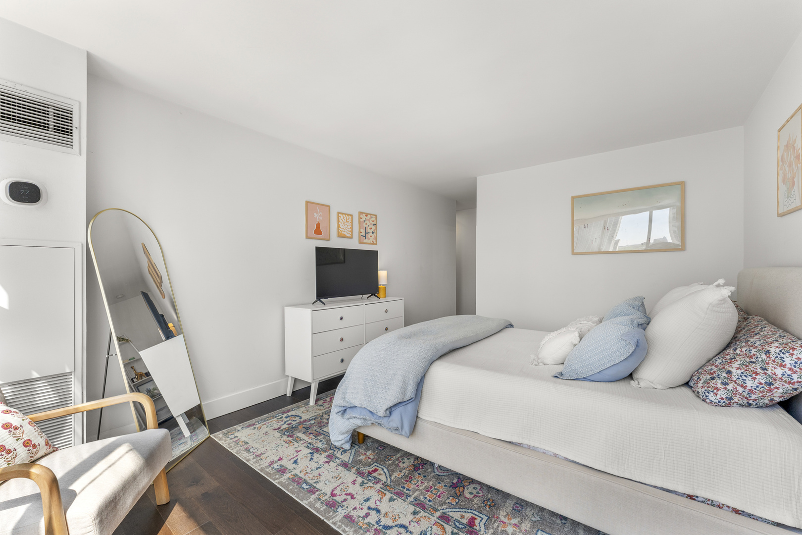1516 N State Parkway Unit: 16D