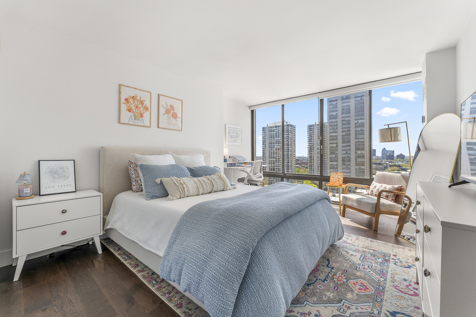 1516 N State Parkway Unit: 16D