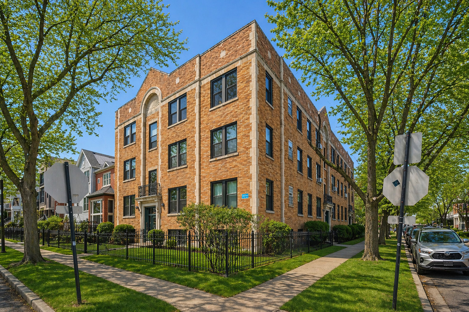 3101 N Kenmore Avenue Unit: 3