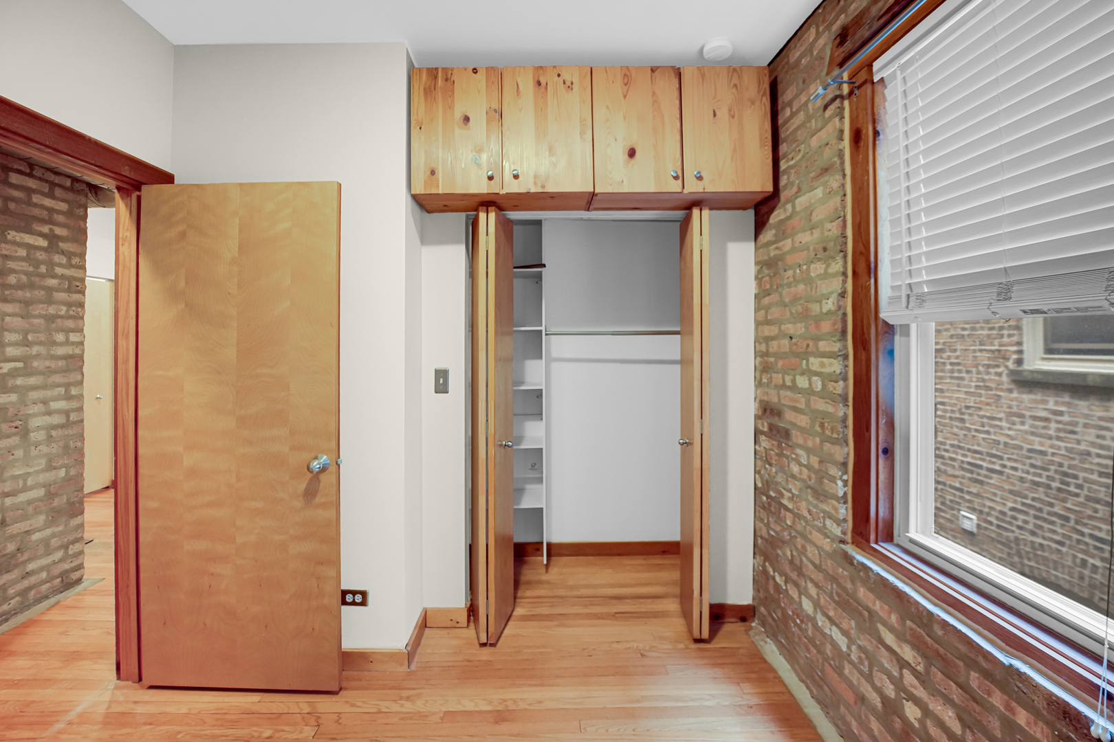 1659 W PRATT Boulevard Unit: 2B
